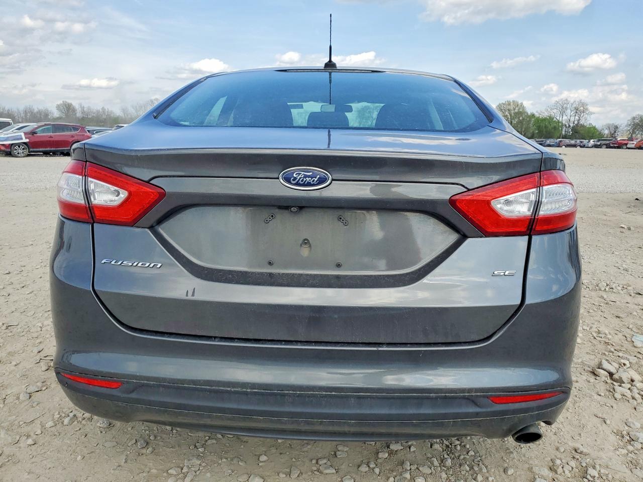 2016 FORD FUSION SE photo 16