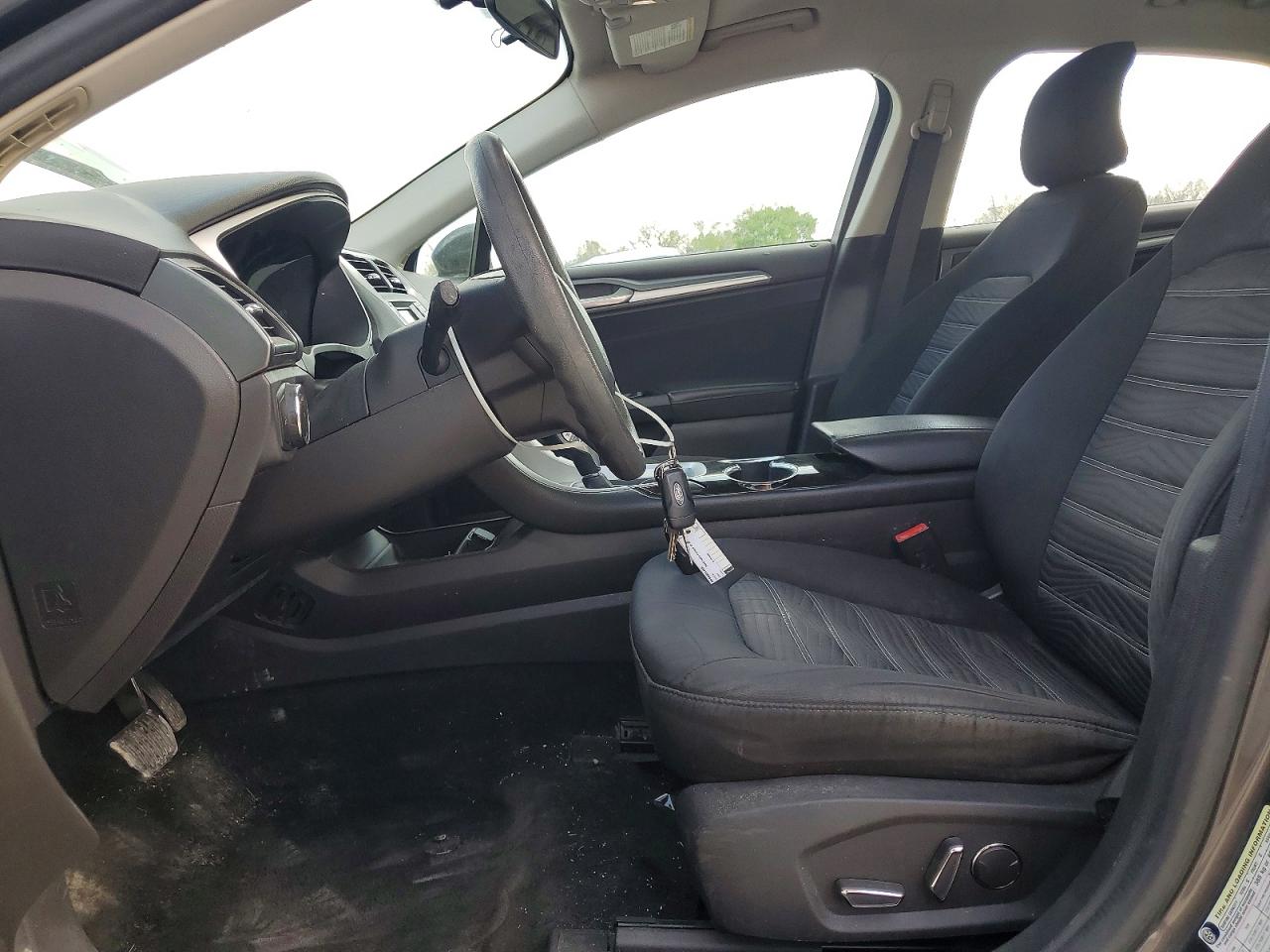 2016 FORD FUSION SE photo 19