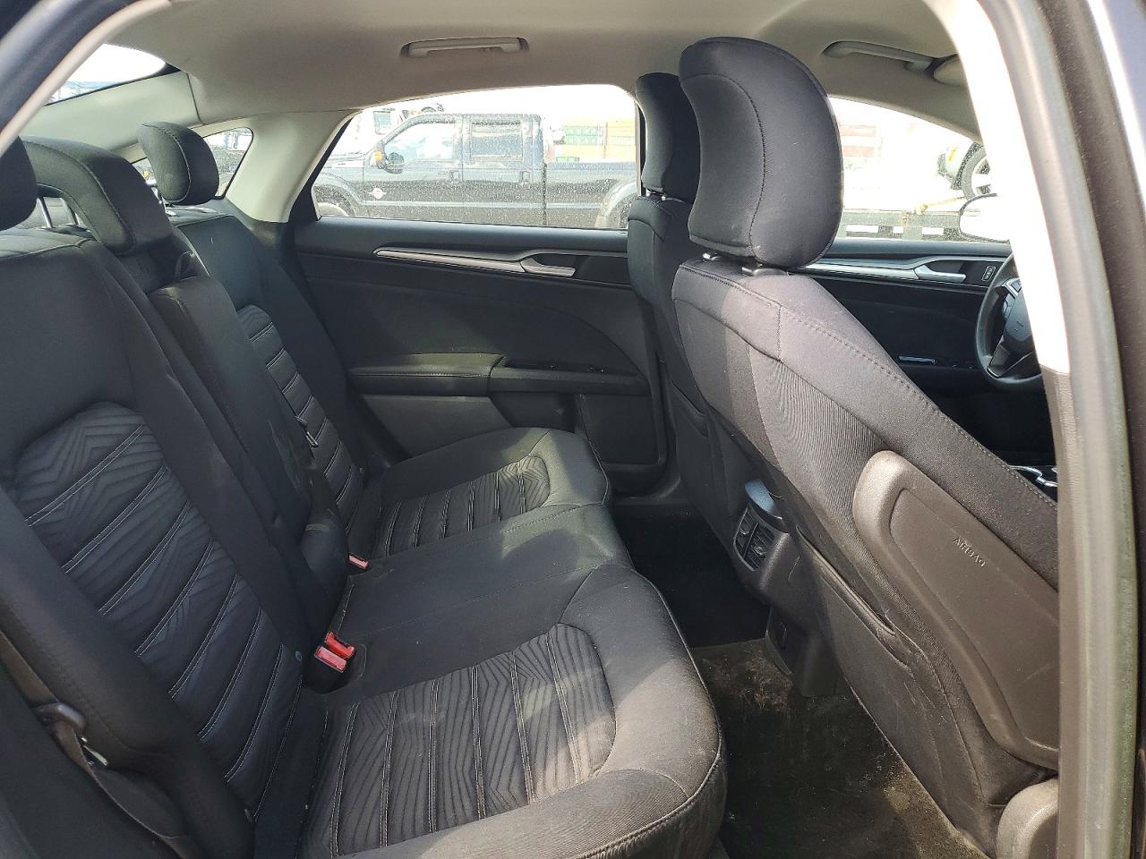 2016 FORD FUSION SE photo 28