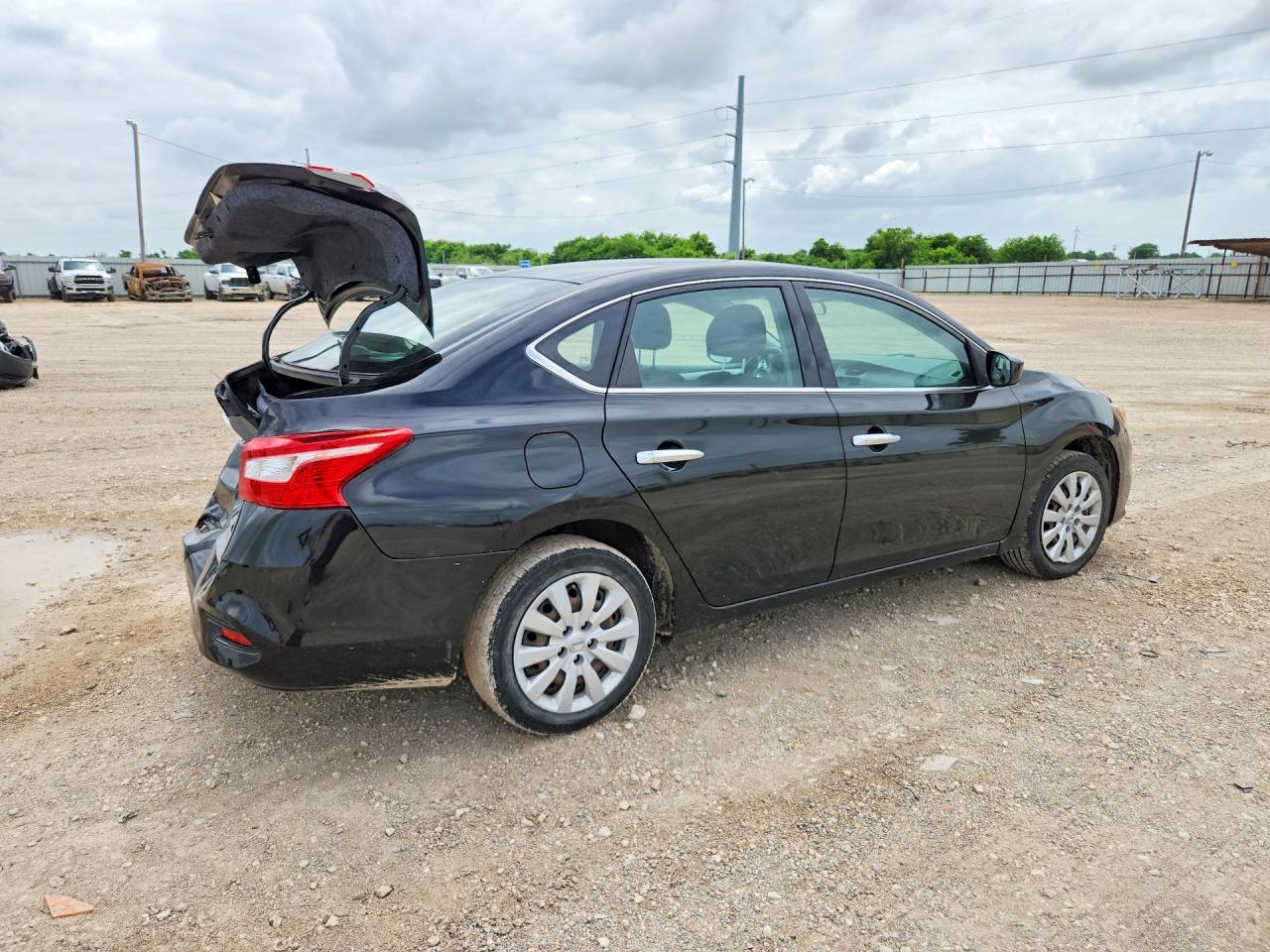 2019 NISSAN SENTRA S photo 5