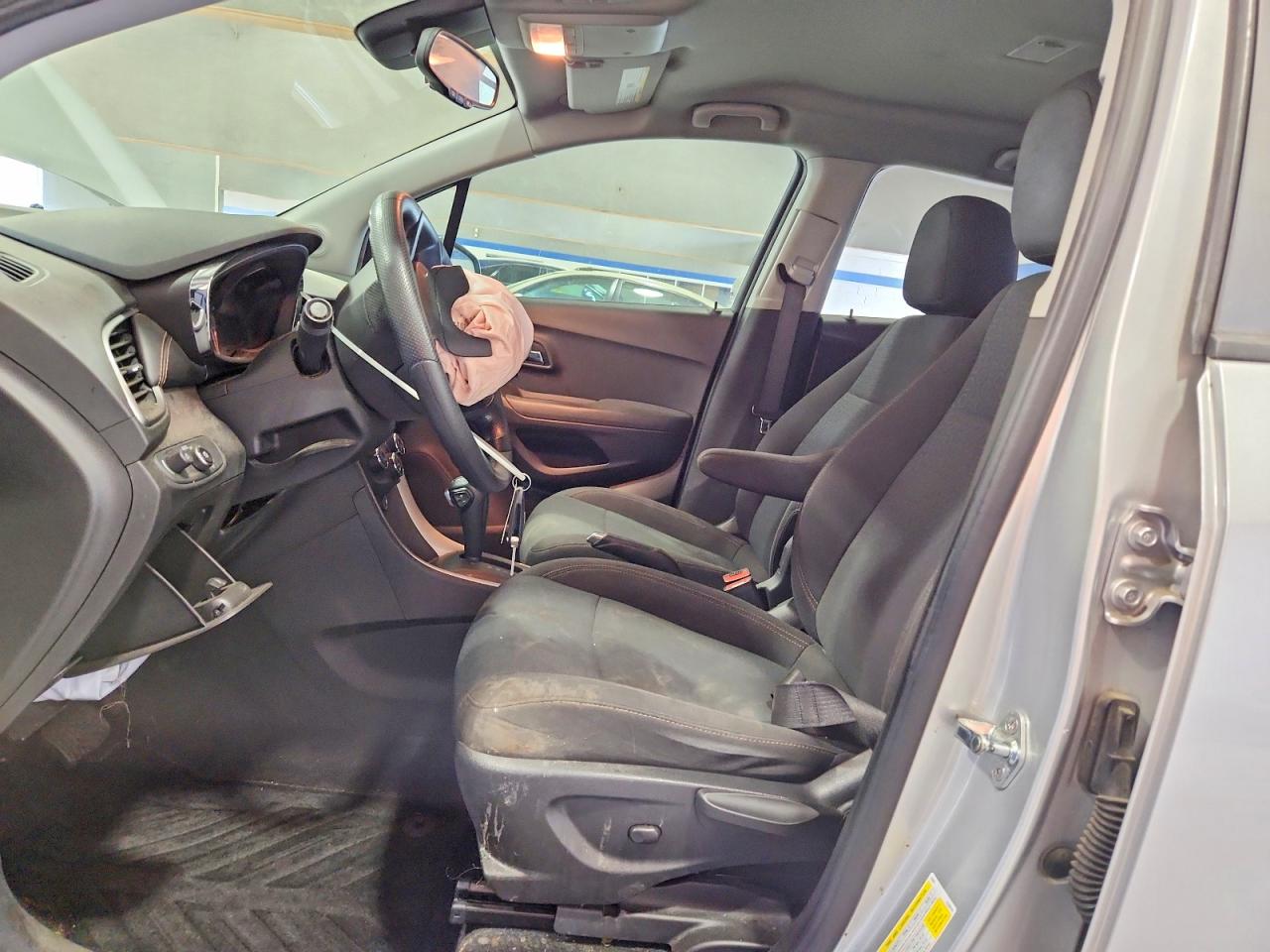 2020 CHEVROLET TRAX LS photo 7