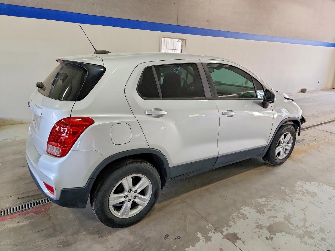 2020 CHEVROLET TRAX LS photo 3
