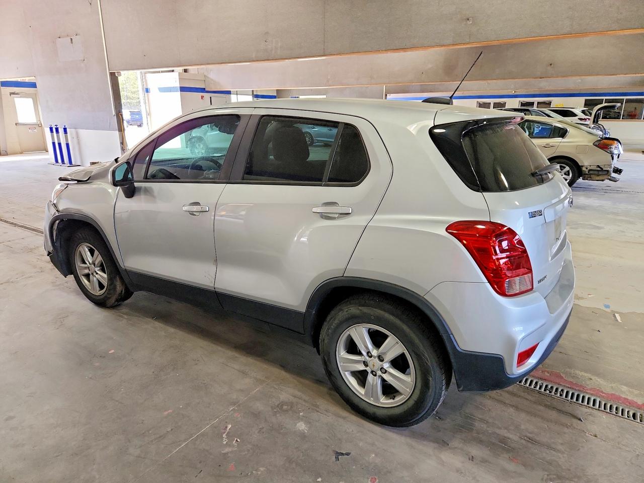 2020 CHEVROLET TRAX LS photo 2
