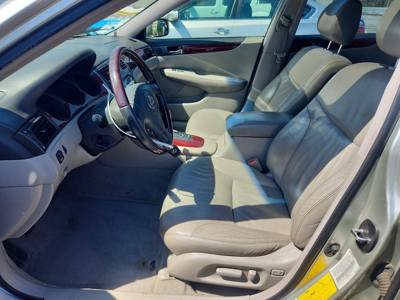 2002 LEXUS ES photo 19