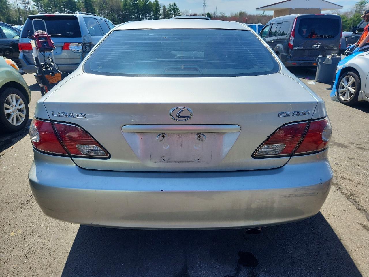 2002 LEXUS ES photo 16
