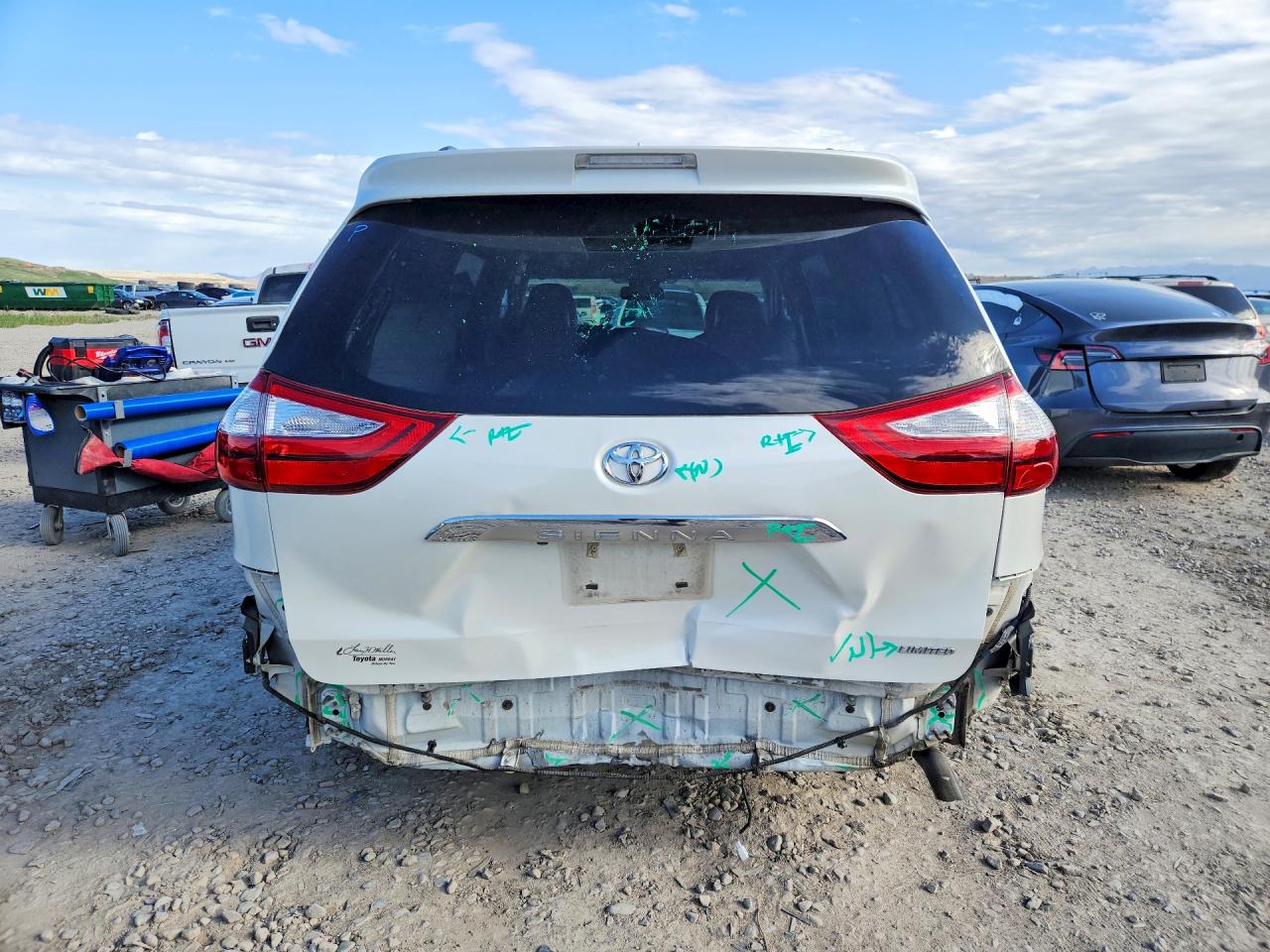 2017 TOYOTA SIENNA LIMITED PREMIUM 7-PASSENGER photo 6