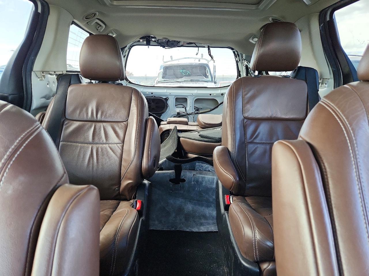 2017 TOYOTA SIENNA LIMITED PREMIUM 7-PASSENGER photo 10