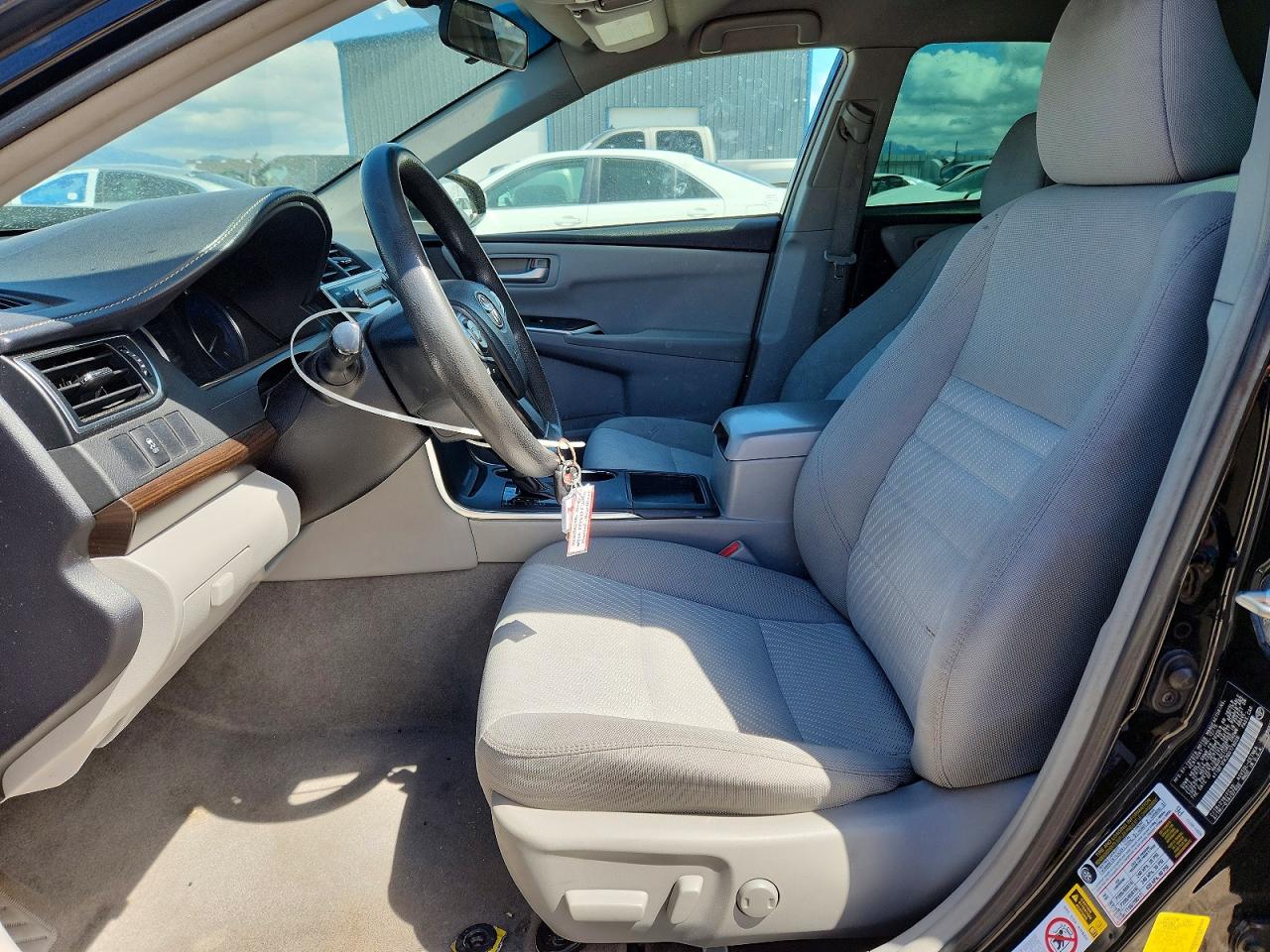 2016 TOYOTA CAMRY LE photo 19