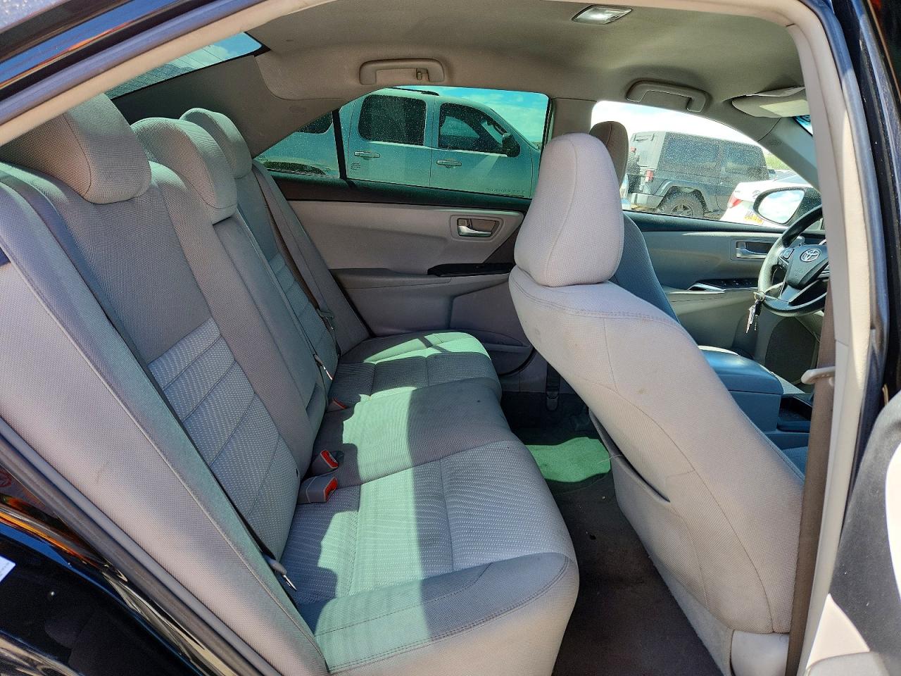 2016 TOYOTA CAMRY LE photo 28