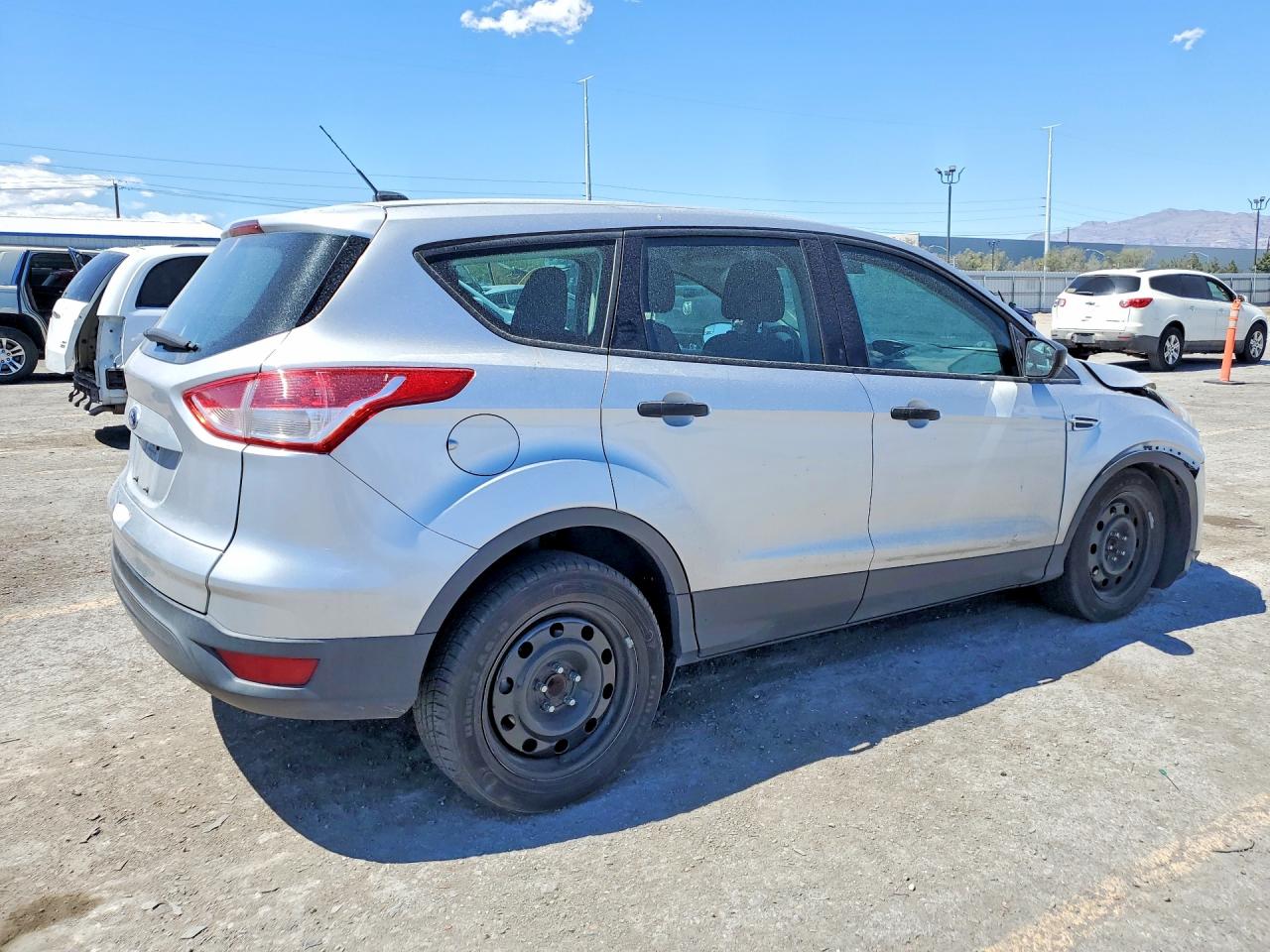 2015 FORD ESCAPE S photo 5