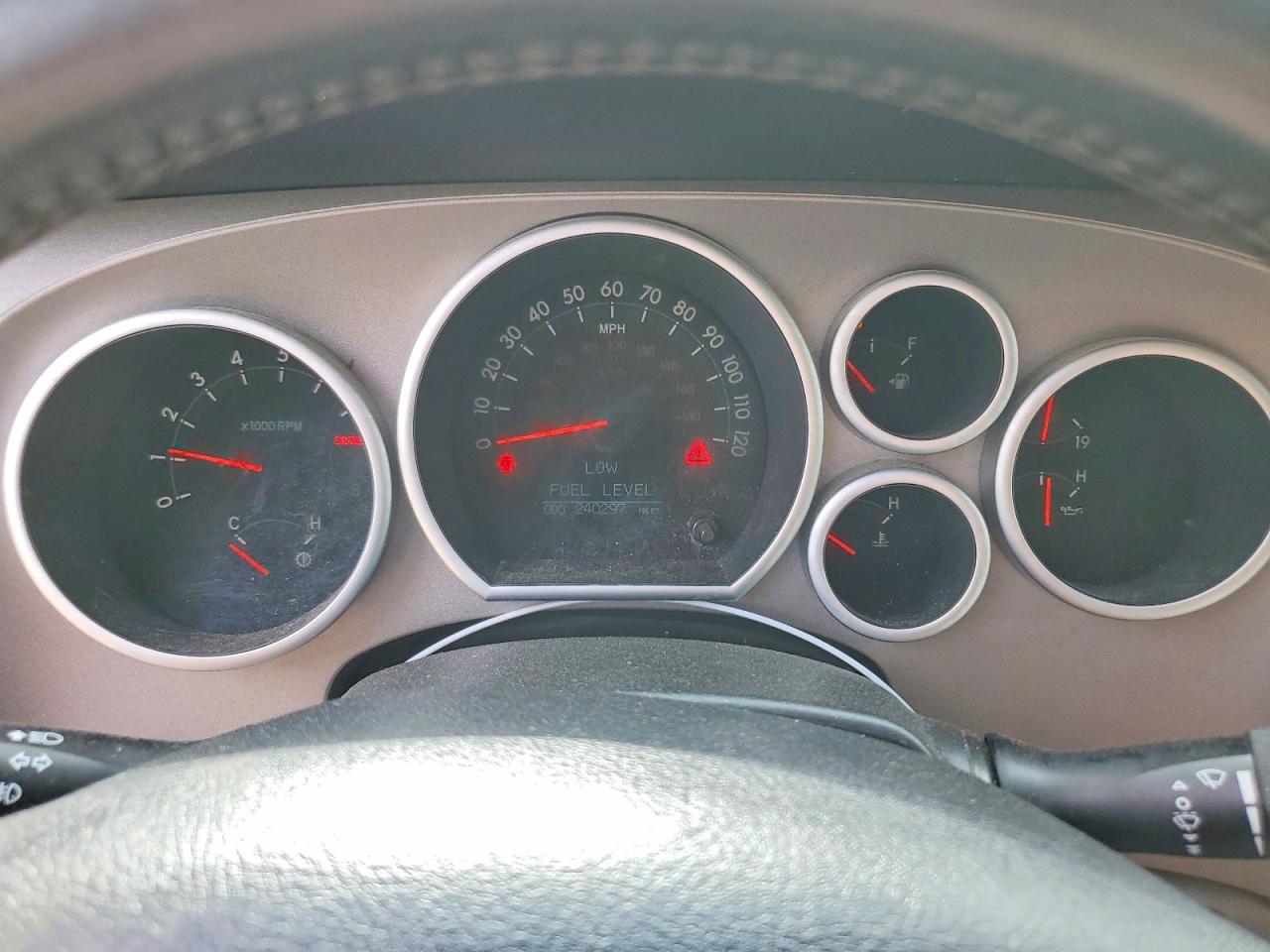 2010 TOYOTA SEQUOIA LIMITED photo 25