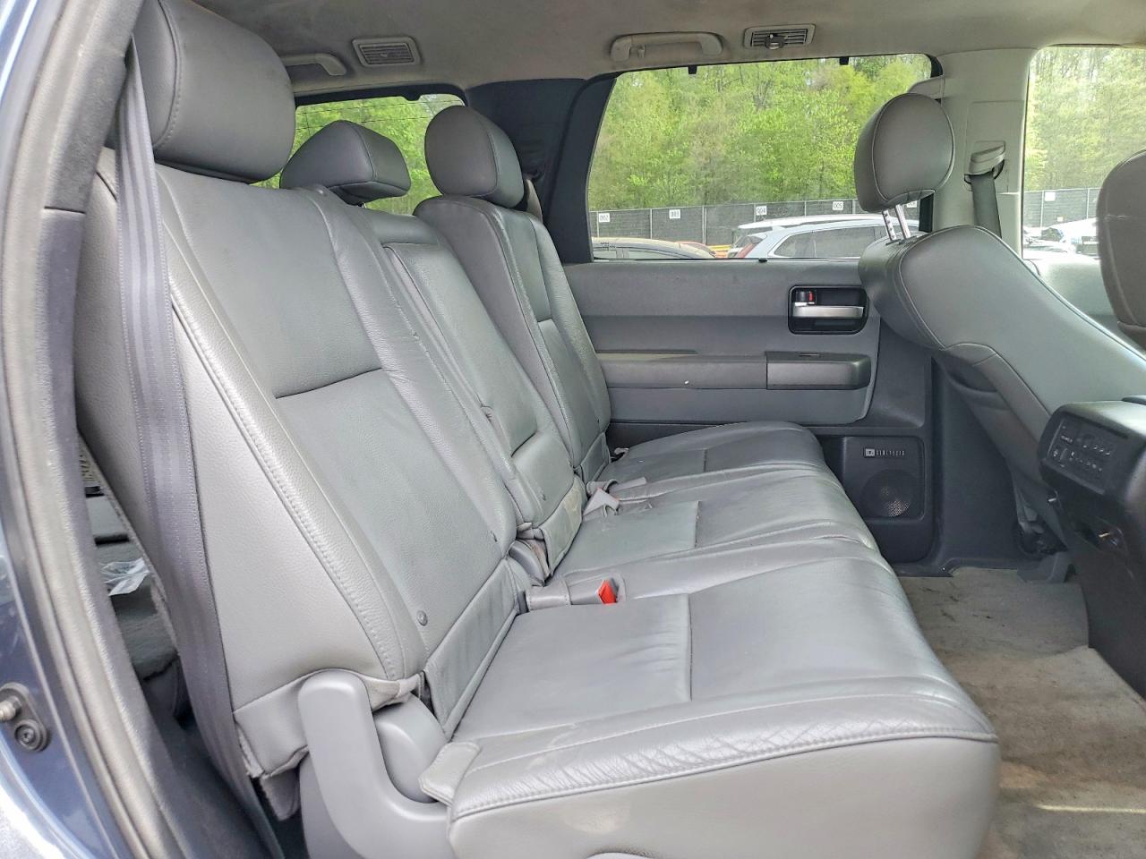 2010 TOYOTA SEQUOIA LIMITED photo 31