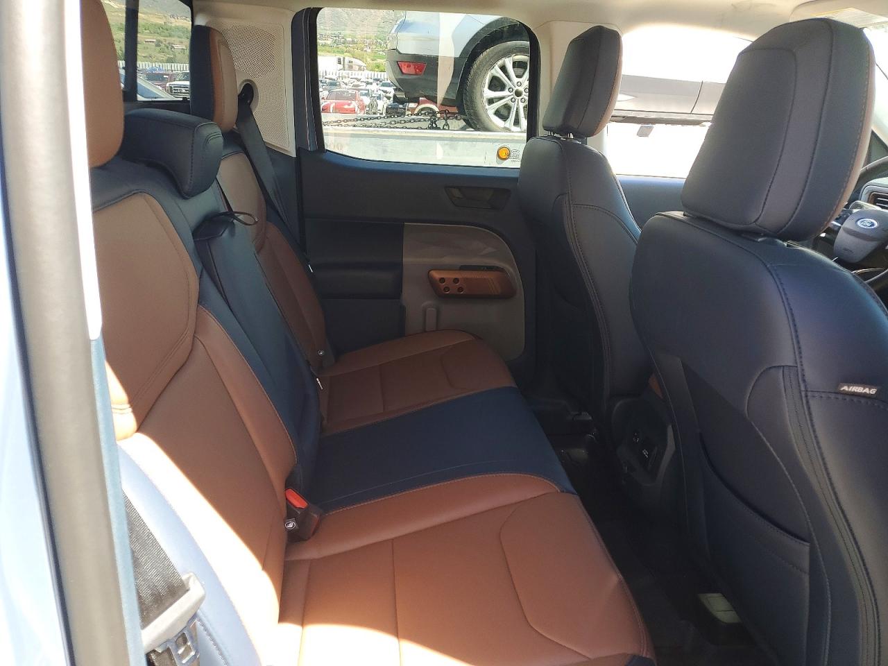 2024 FORD MAVERICK LARIAT photo 19