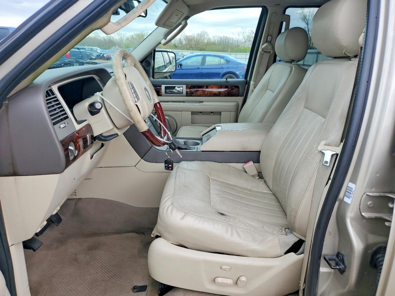 2004 LINCOLN NAVIGATOR photo 19