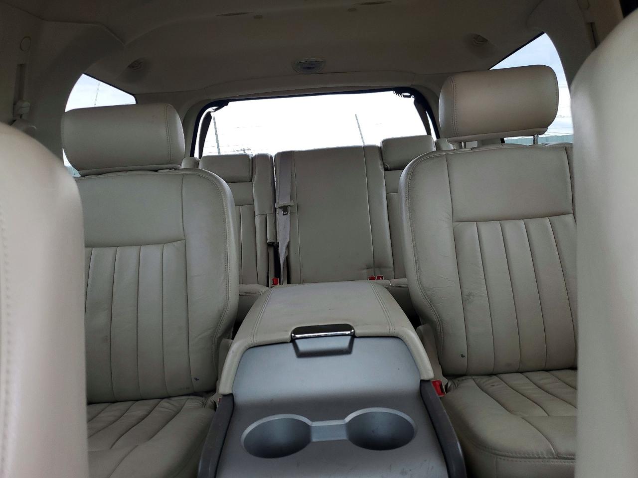 2004 LINCOLN NAVIGATOR photo 28