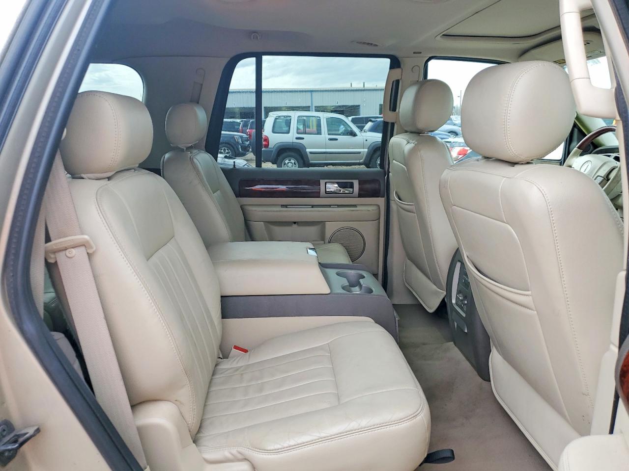 2004 LINCOLN NAVIGATOR photo 31