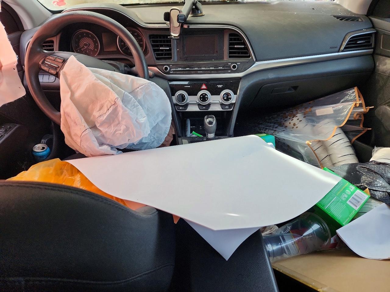 2019 HYUNDAI ELANTRA SE photo 22