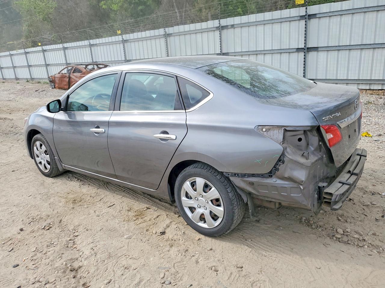 2017 NISSAN SENTRA S photo 4