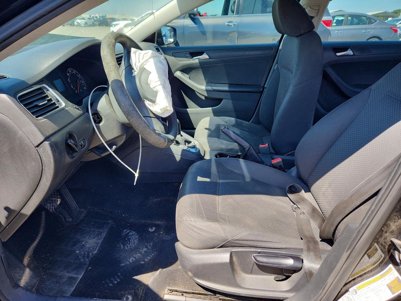2013 VOLKSWAGEN JETTA BASE photo 19