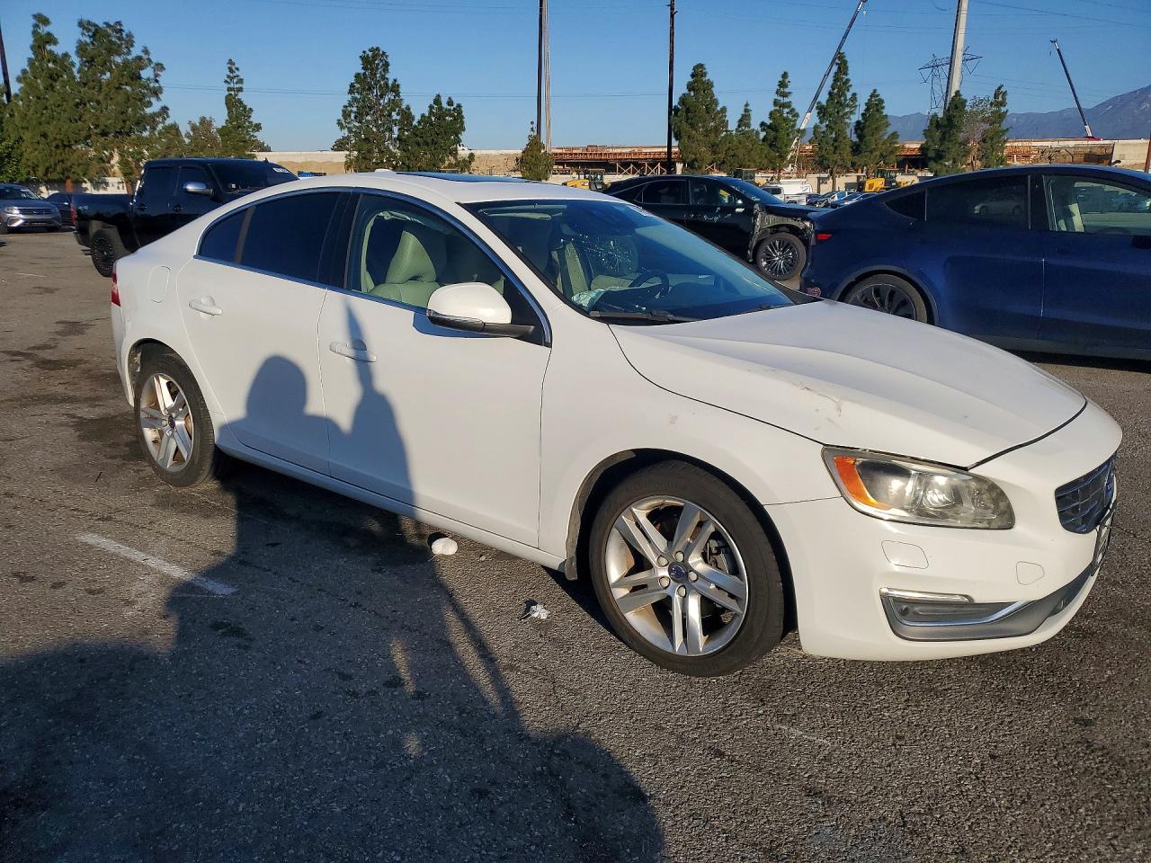 2015 VOLVO S60 PLATINUM photo 4