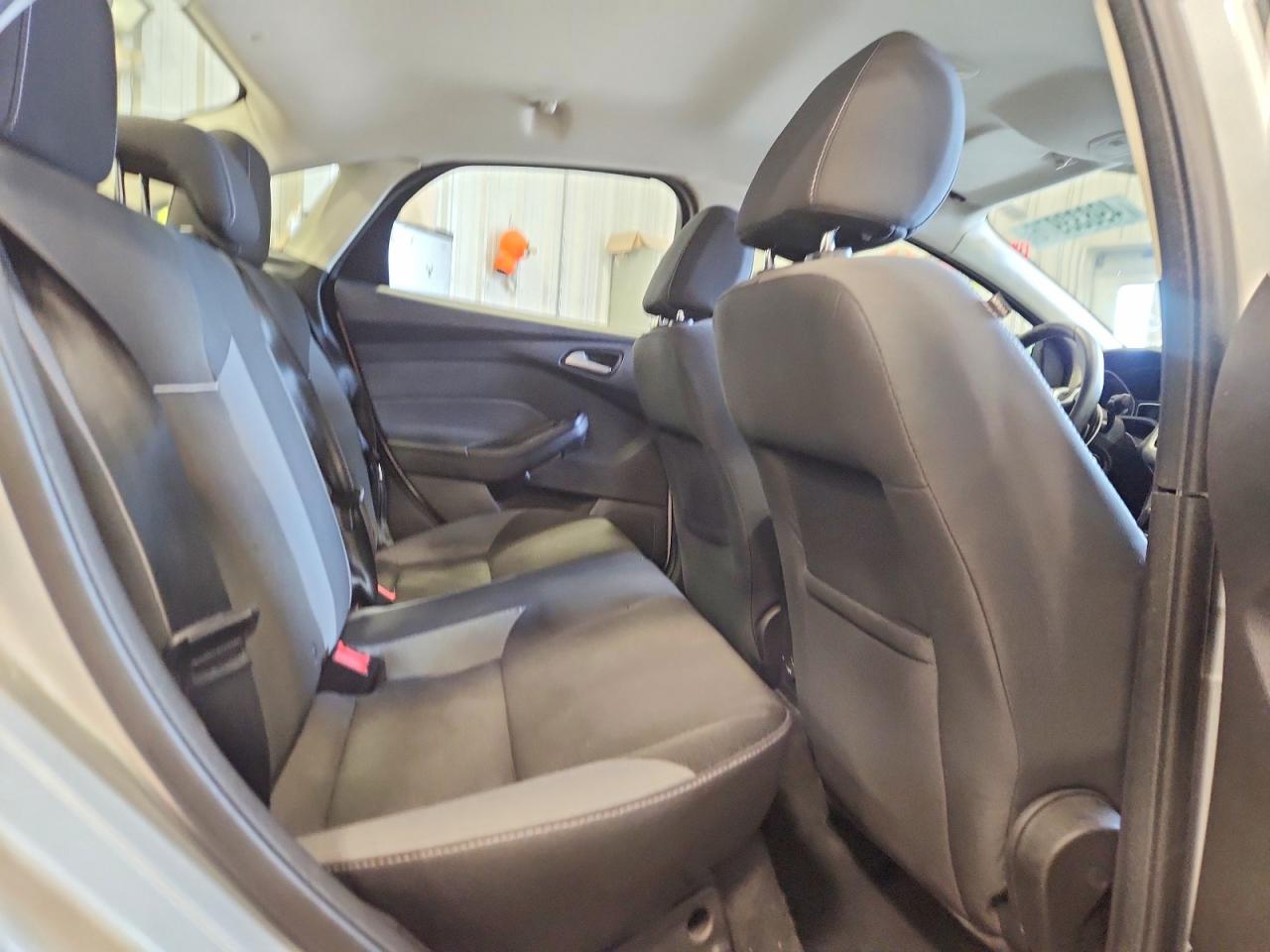 2013 FORD FOCUS SE photo 19