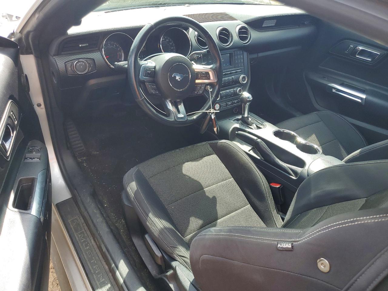 2016 FORD MUSTANG photo 22