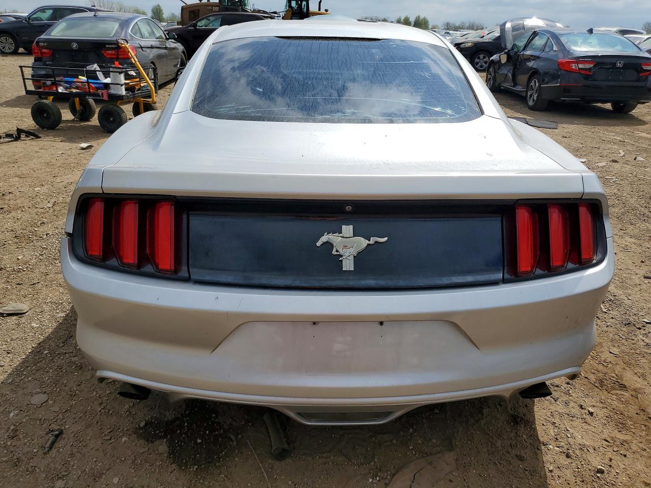 2016 FORD MUSTANG photo 16