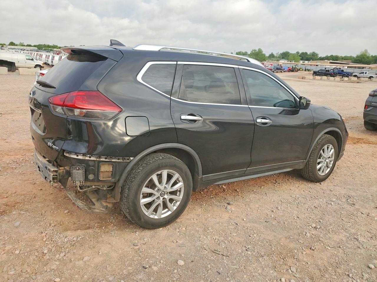 2019 NISSAN ROGUE SV photo 5