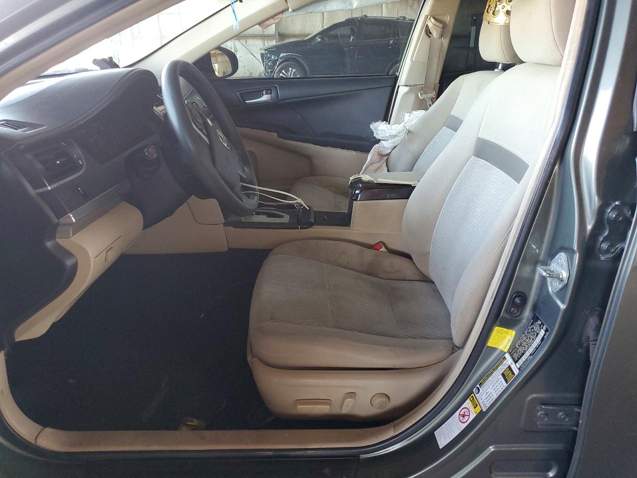 2012 TOYOTA CAMRY LE photo 19