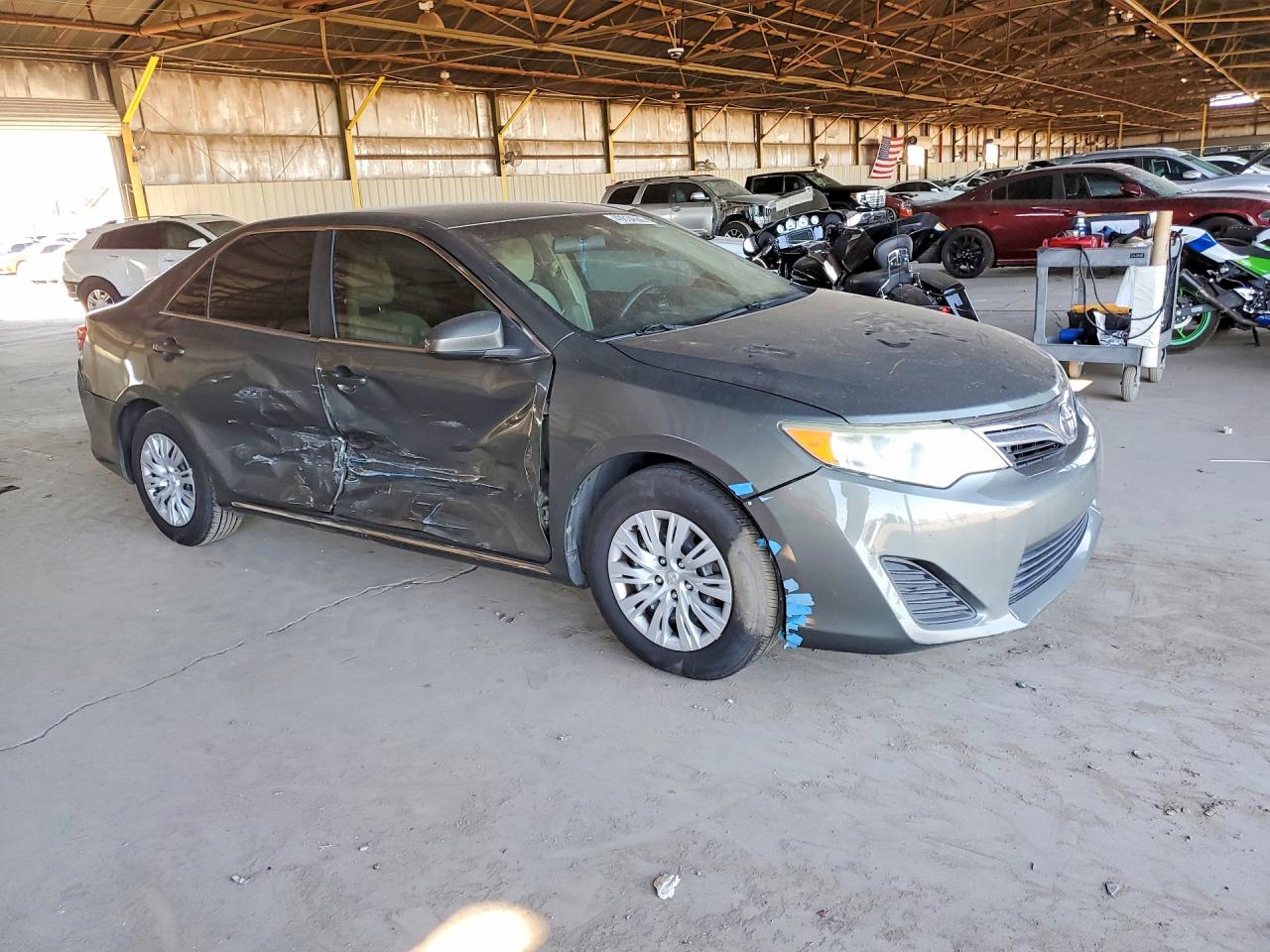 2012 TOYOTA CAMRY LE photo 10
