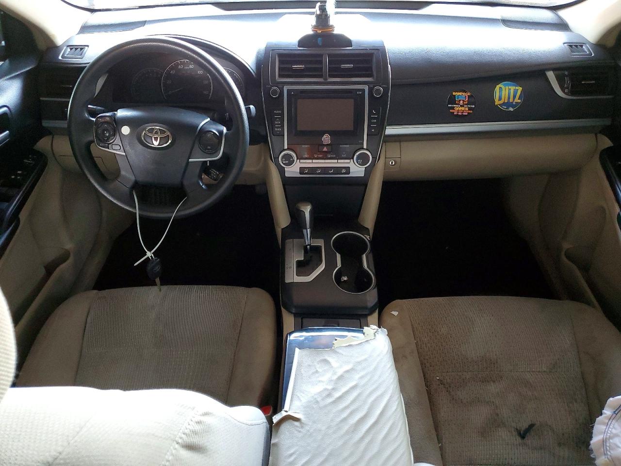 2012 TOYOTA CAMRY LE photo 22