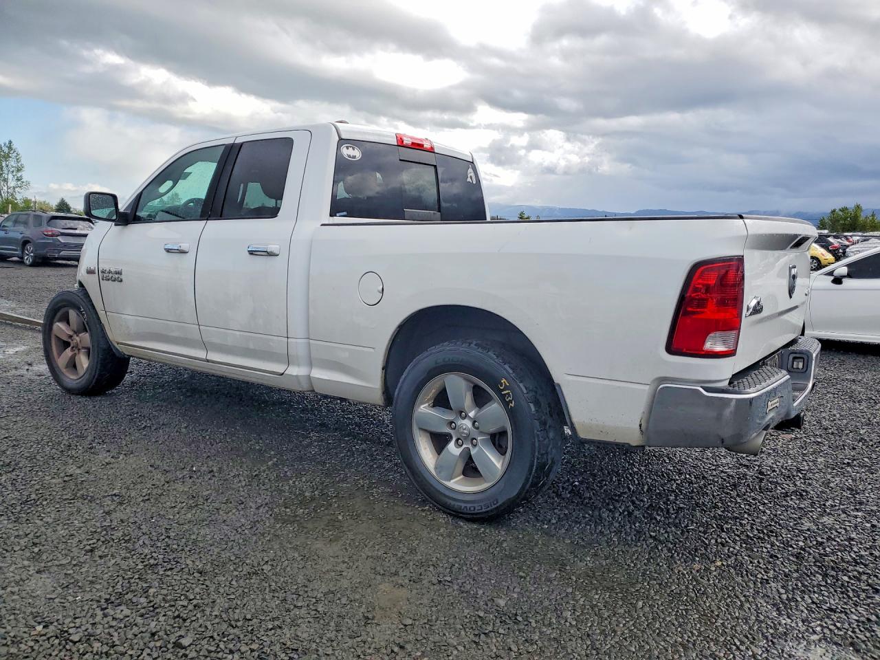 2016 RAM 1500 SLT photo 3