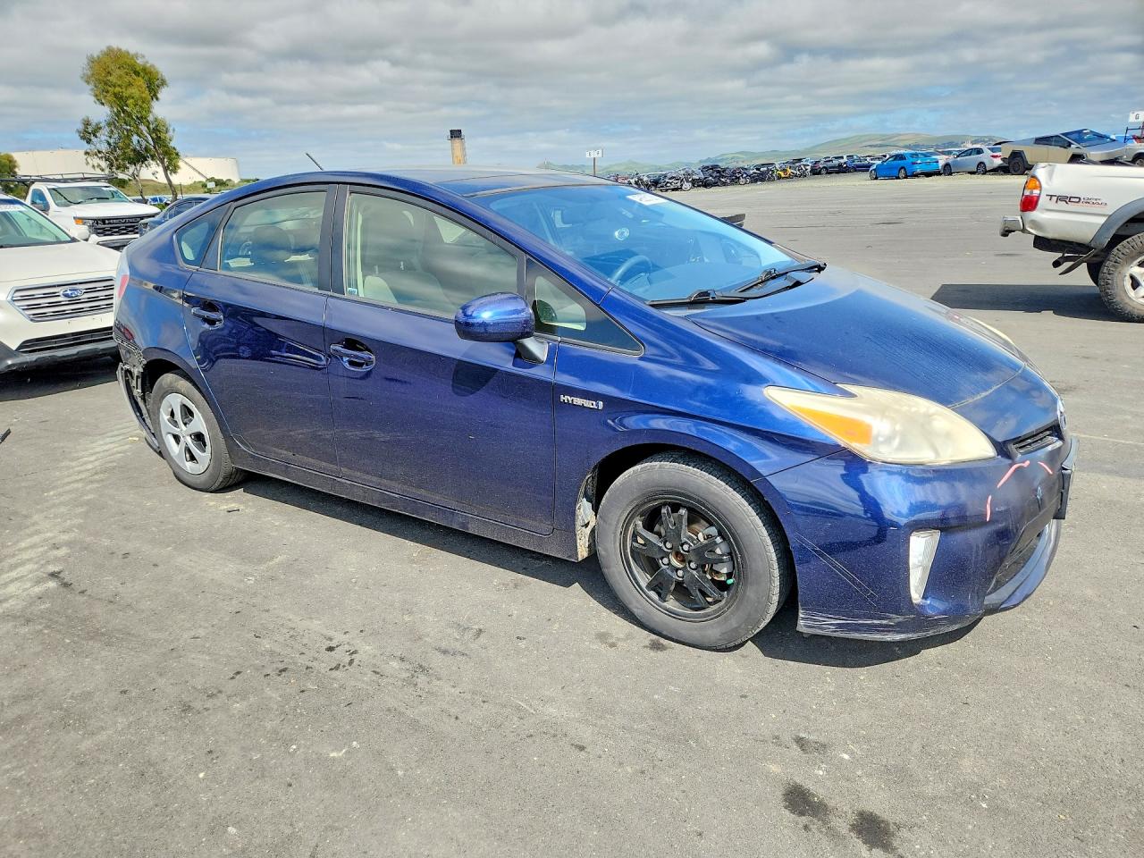 2013 TOYOTA PRIUS THREE photo 4