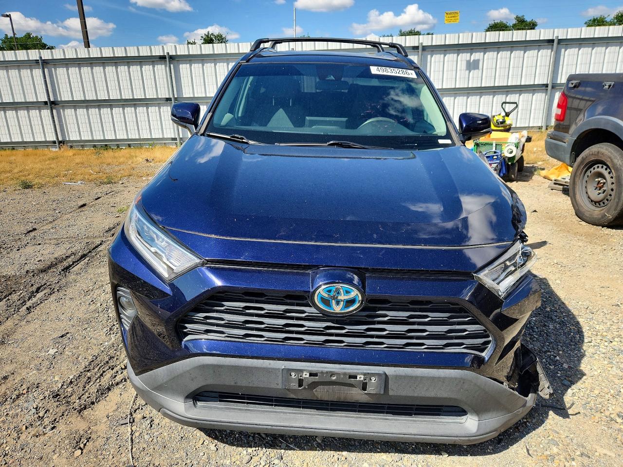 2021 TOYOTA RAV4 XLE photo 9