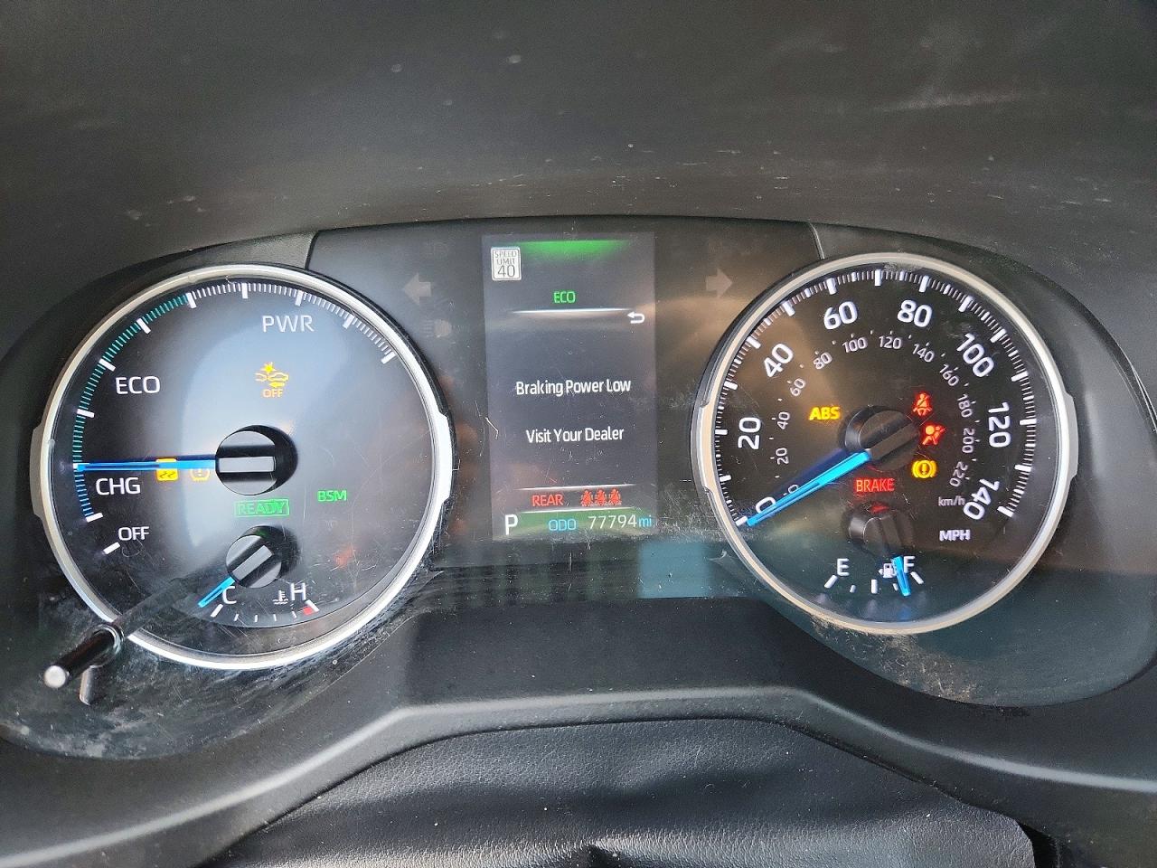 2021 TOYOTA RAV4 XLE photo 17