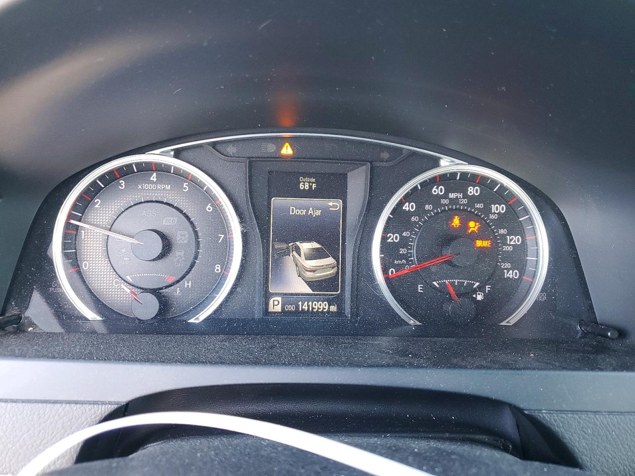 2016 TOYOTA CAMRY SE photo 9