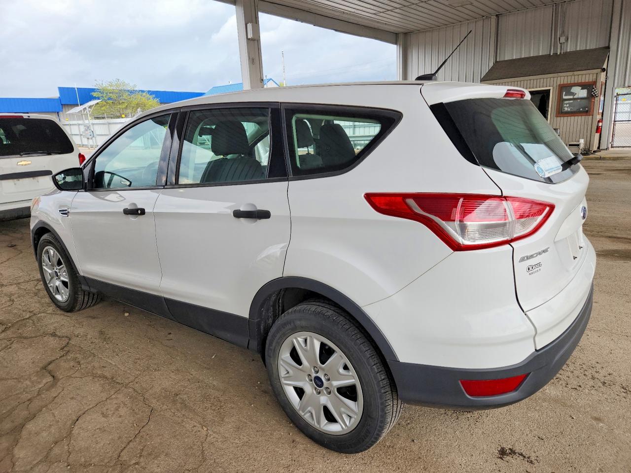 2016 FORD ESCAPE S photo 4