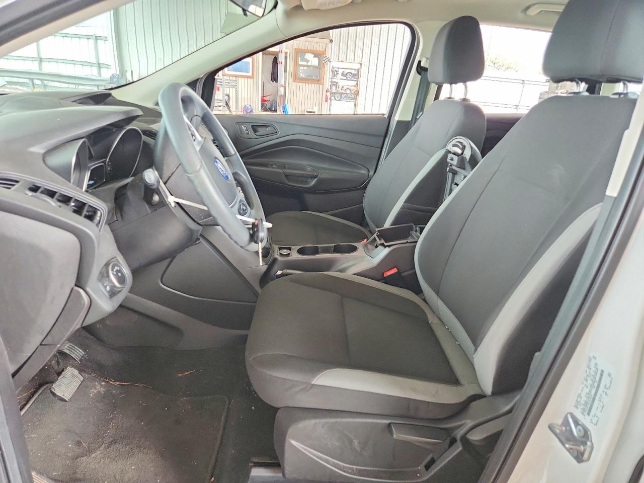 2016 FORD ESCAPE S photo 19