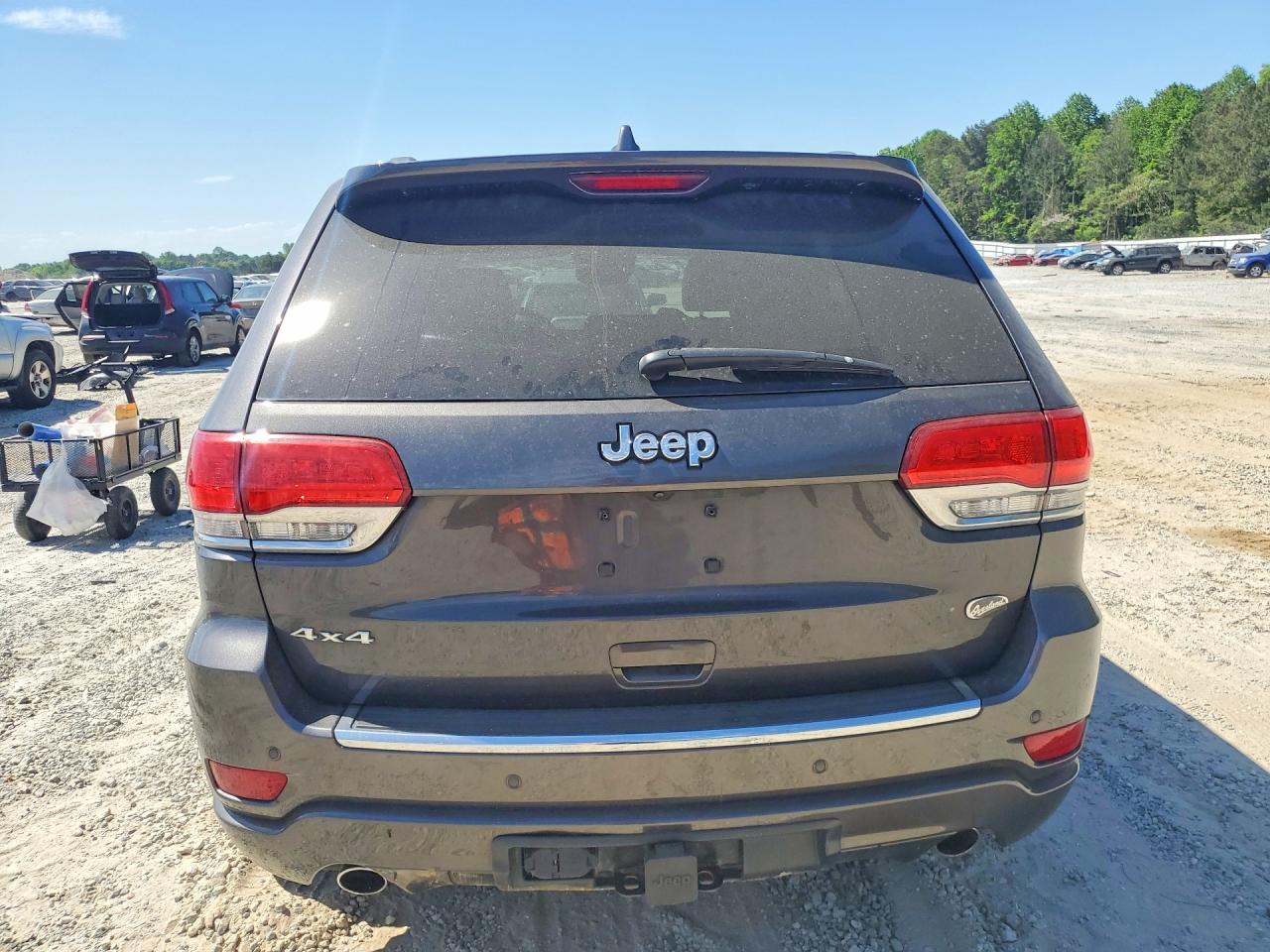 2018 JEEP GRAND CHEROKEE OVERLAND photo 11