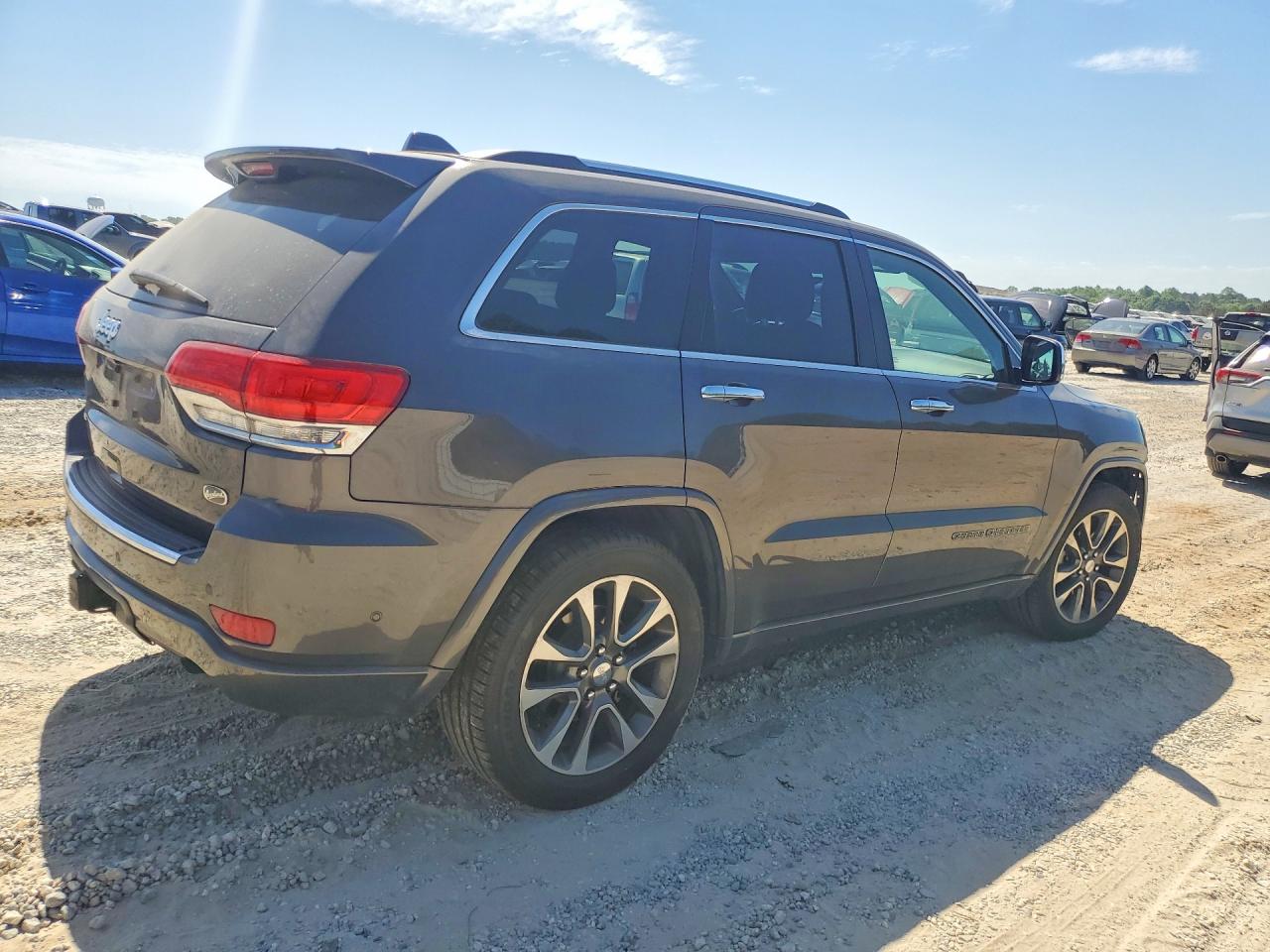 2018 JEEP GRAND CHEROKEE OVERLAND photo 5