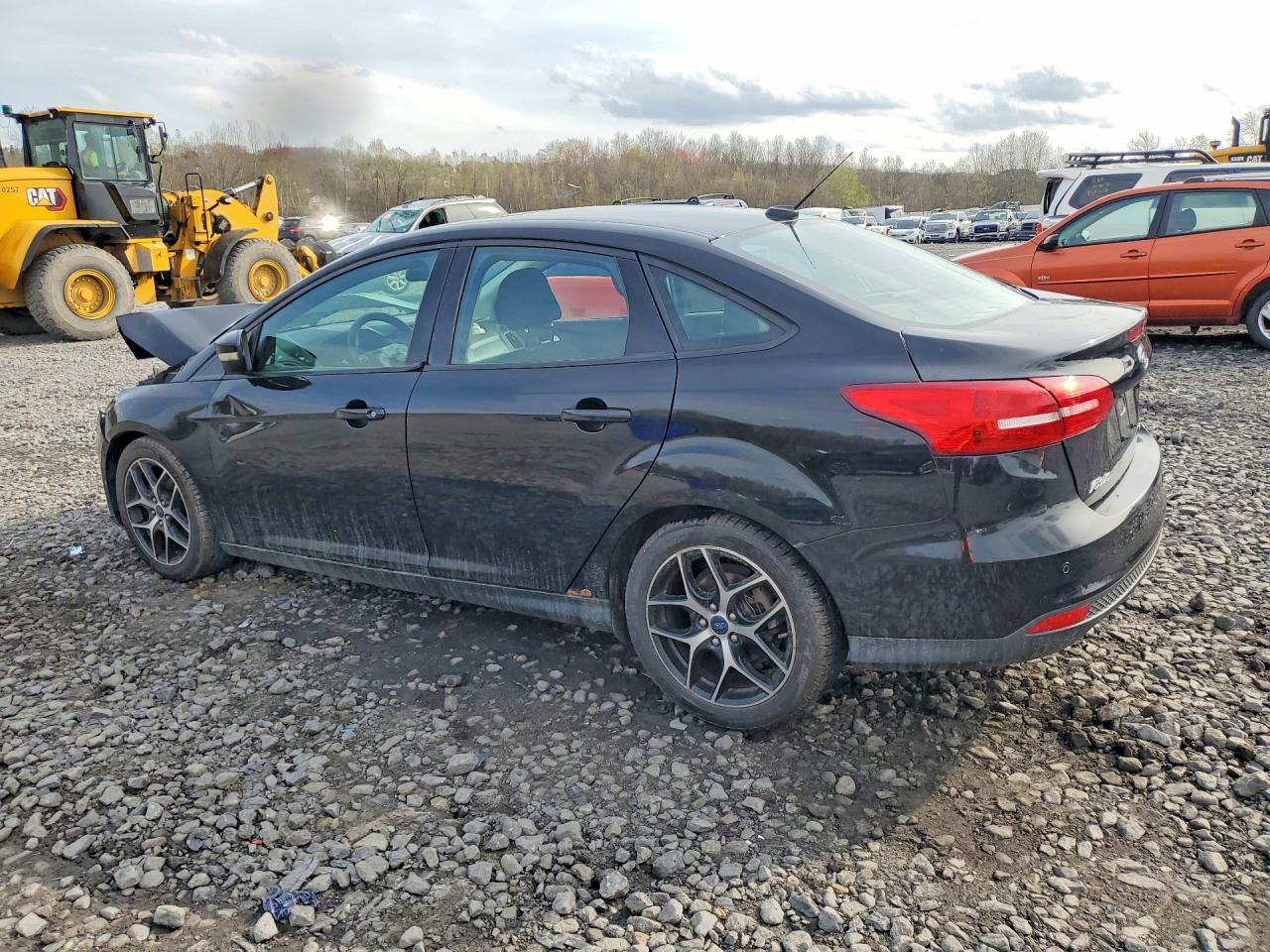 2017 FORD FOCUS SEL photo 3