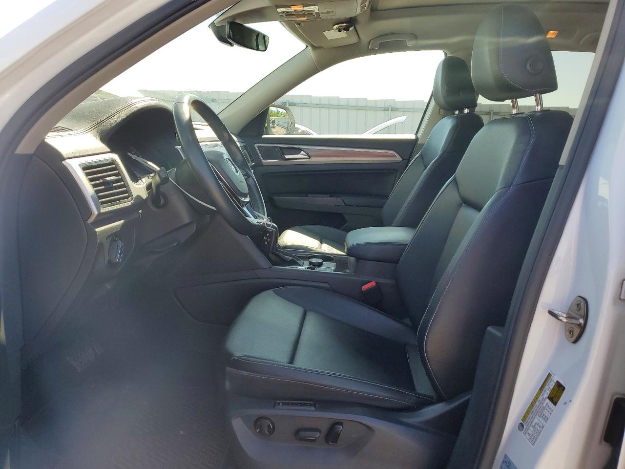 2018 VOLKSWAGEN ATLAS SEL photo 13