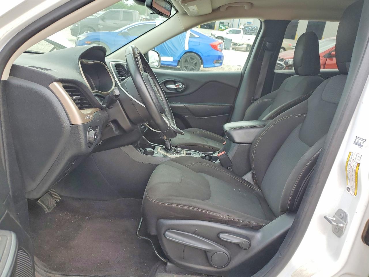 2016 JEEP CHEROKEE LATITUDE photo 13