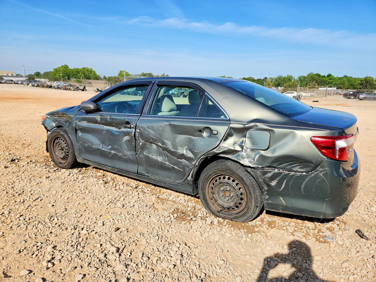 2012 TOYOTA CAMRY L photo 4