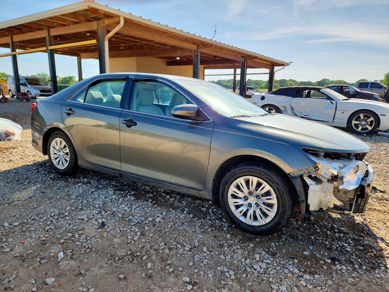 2012 TOYOTA CAMRY L photo 10