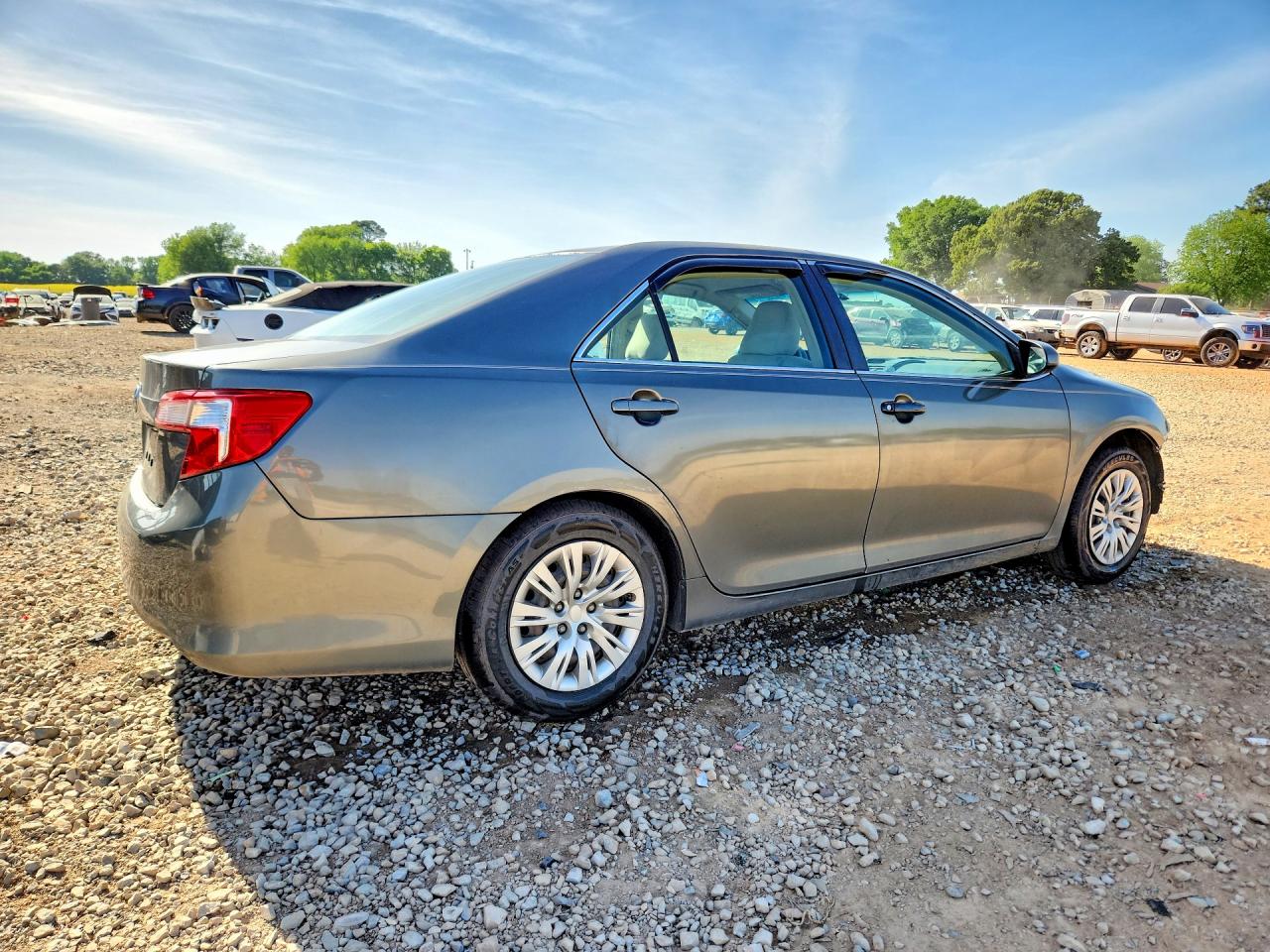 2012 TOYOTA CAMRY L photo 7
