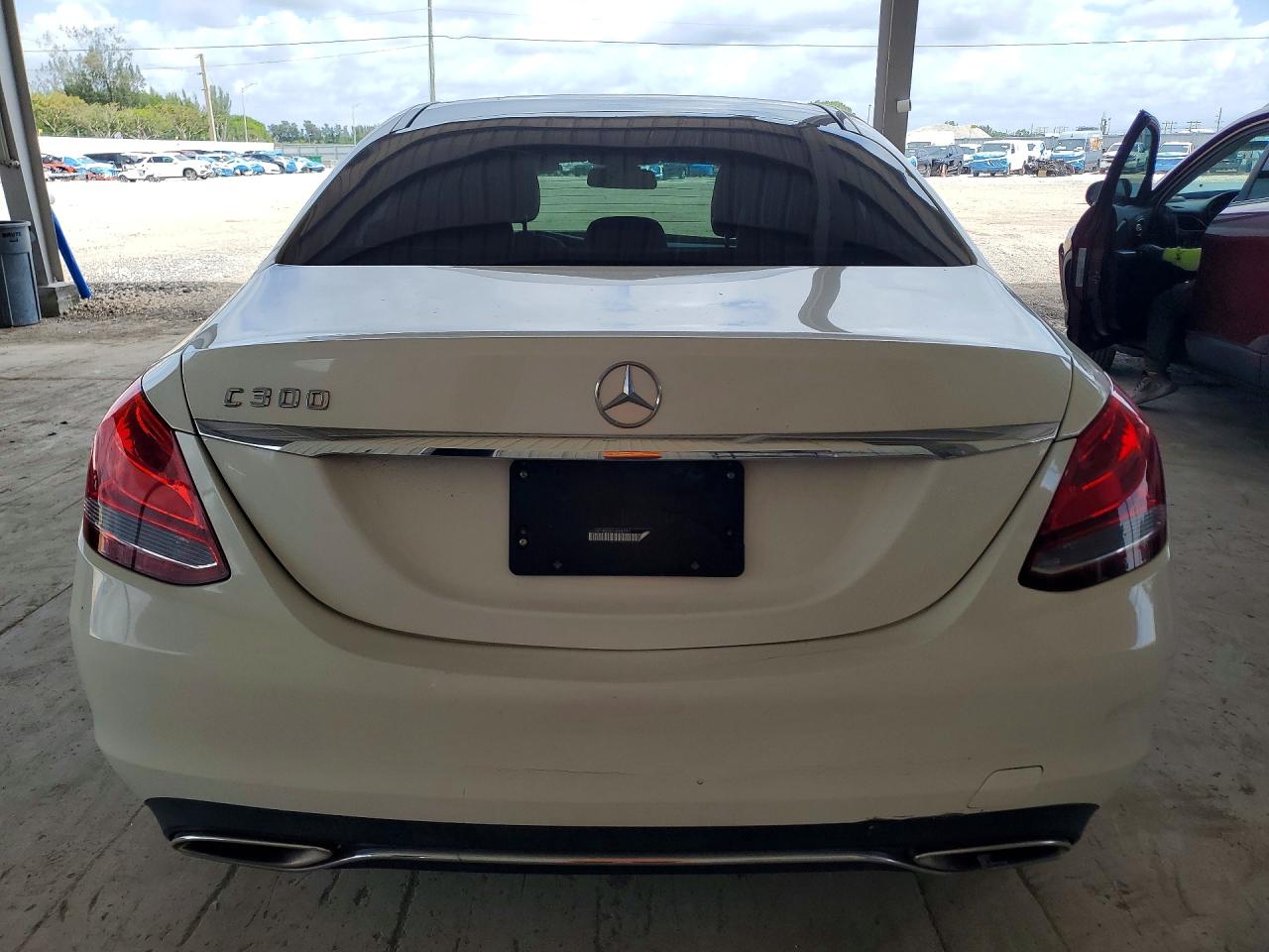 2015 MERCEDES-BENZ C 300 photo 11