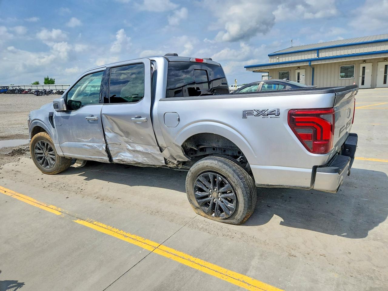 2024 FORD F150 LARIAT photo 4