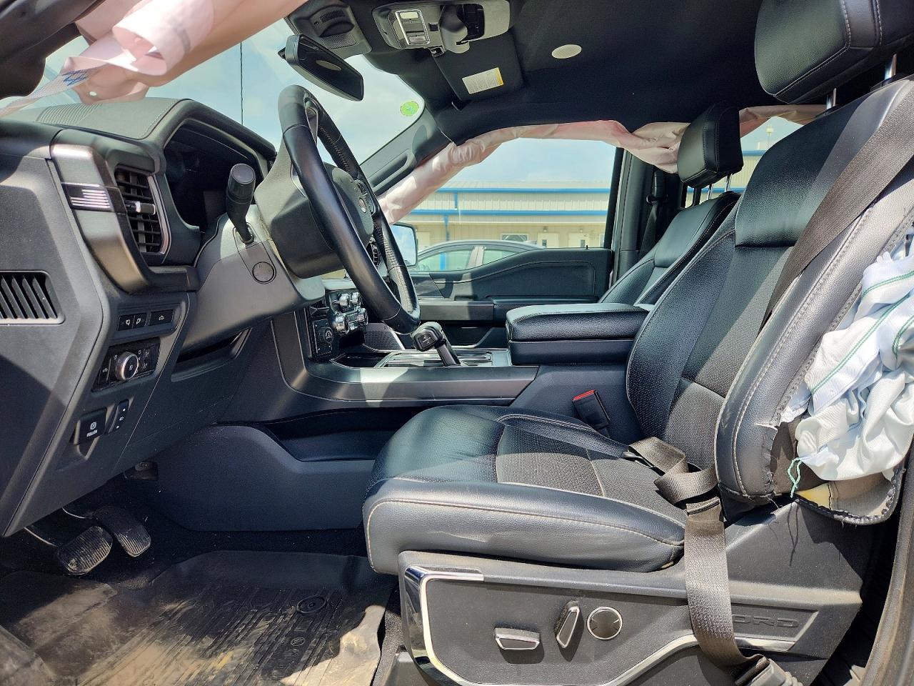 2024 FORD F150 LARIAT photo 19