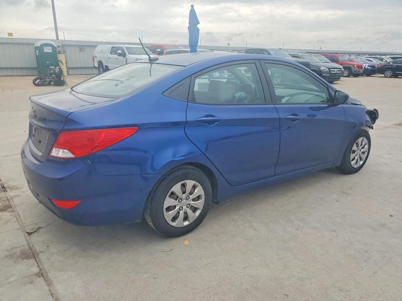 2017 HYUNDAI ACCENT SE photo 7